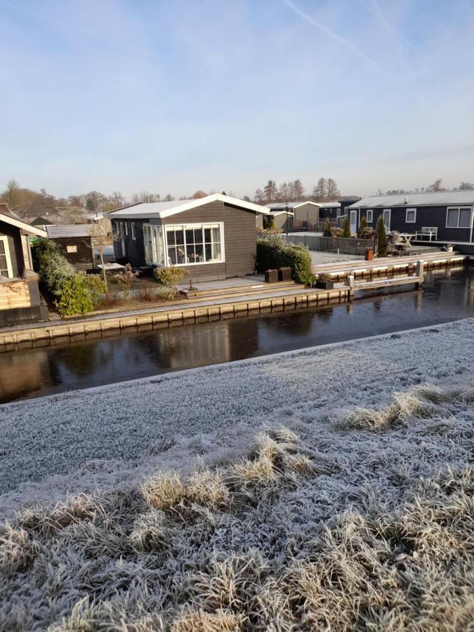 Giet Oan Gelegen Op Resort Venetie Giethoorn Exterior photo