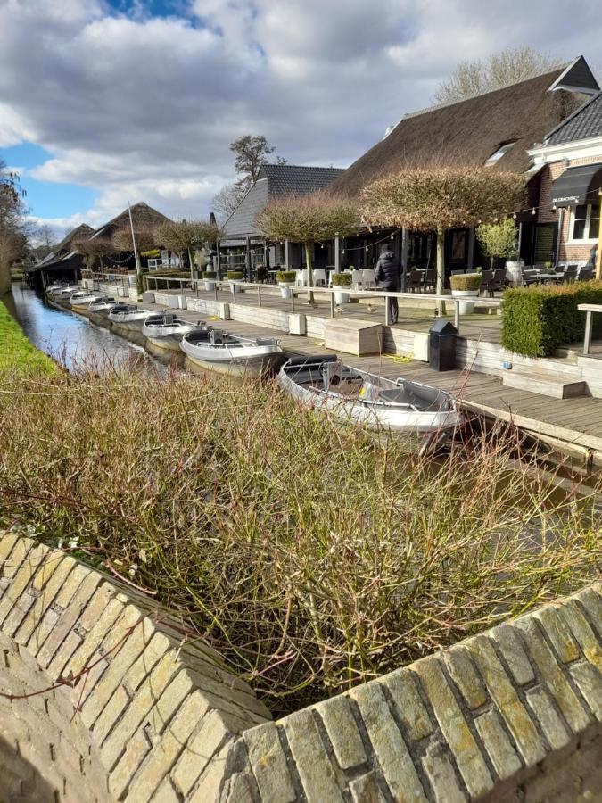 Giet Oan Gelegen Op Resort Venetie Giethoorn Exterior photo