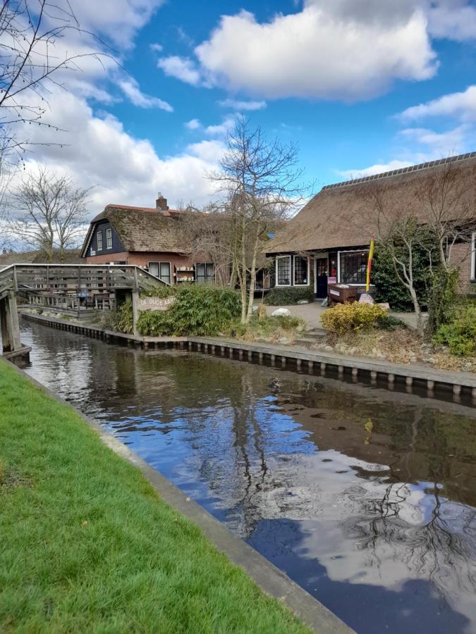 Giet Oan Gelegen Op Resort Venetie Giethoorn Exterior photo